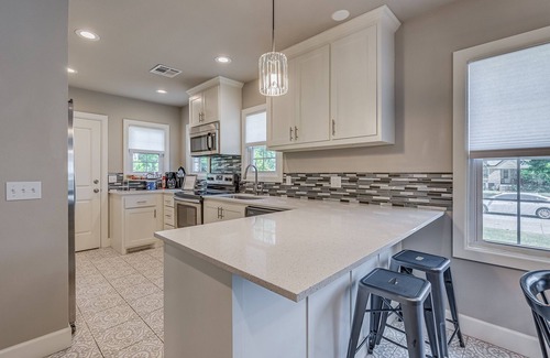 Central Oklahoma City House | Fairgrounds Retreat newly remodeled weekly/monthly discounts