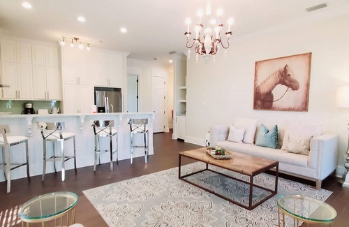 Fairhope Condo | Fairhope Dreams, Downtown Fairhope, AL- Condo, New Orleans Style Balcony WIFI