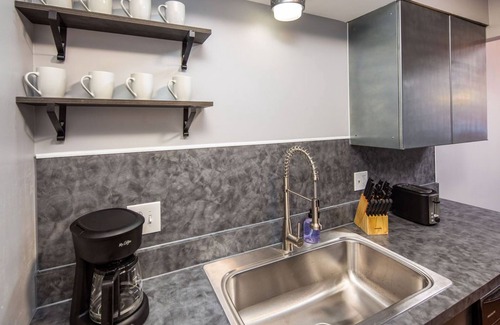 Lansing Apartment | FairLane #2| Uncaged