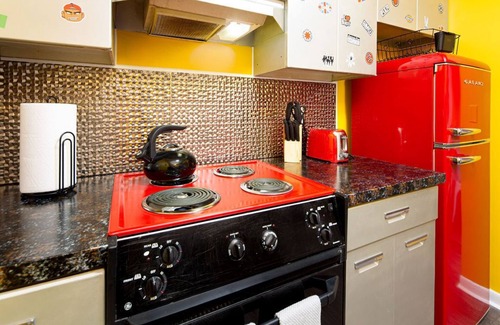Lansing Apartment | FairLane #5| Gimme Shelter