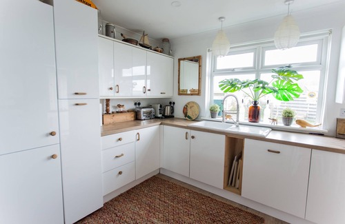 Earnley House | Fairlight - Charming coastal home on the beach