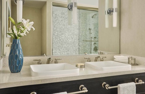 Wilshire Montana Hotel | Fairmont Miramar Bungalows
