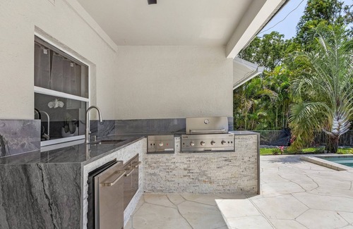 Fort Myers House | Fairview Getaway