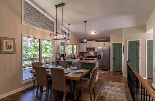 Spruce Pine Cabin | Fairway Gem at Spruce Pine - EV charge port, hot tub, fishing access