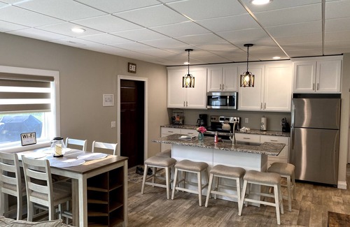 Nekoosa Cabin | Fairway Lodge-Rome Away From Home- 5 minutes to Sand Valley