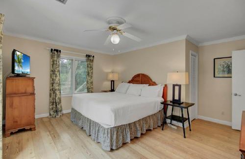 Isle of Palms House | Fairway Oaks 13 by Wild Dunes, with Amenities