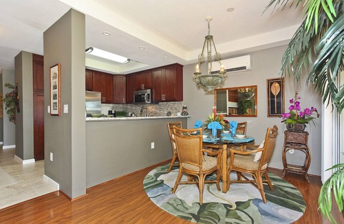 Kapolei Condo | Fairways at Ko Olina 22H: Golf Course Elegance, Lush Backyard