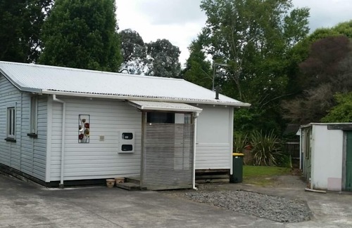 Kawaha Point House | Fairy Springs - fully stocked 2 bedroom Cottage **Free WiFi**