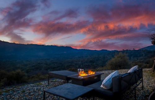 Ahwahnee House | Fairy Tale 13-acre Sunset Villa at Windy Gap Valley near Yosemite