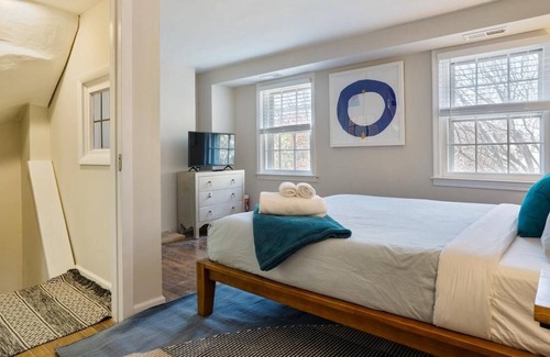 Southwark House | Fairy Tale Setting on cobblestone street, 2 bedroom home in Queen Village area