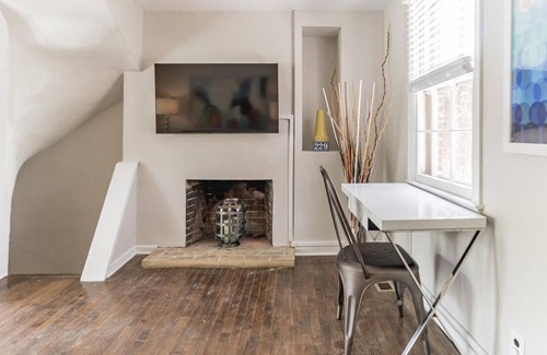 Southwark House | Fairy Tale Setting on cobblestone street, 2 bedroom home in Queen Village area