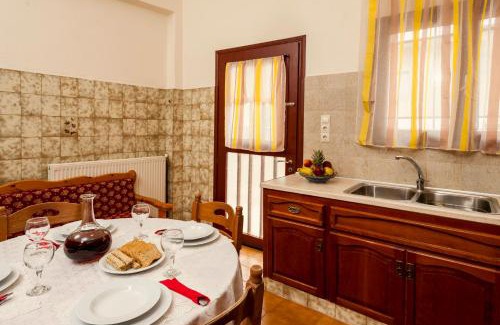 Platanos Apartment | Falassarna House