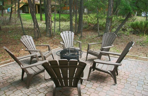 East Kootenay House | Falcon Cabin | Pet Friendly* | Sleeps 10 (14 inc kids)