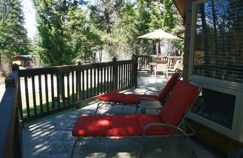 East Kootenay House | Falcon Cabin | Pet Friendly* | Sleeps 10 (14 inc kids)