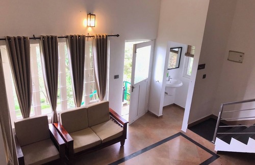 Elappara Hotel | Falcon Crest Resort