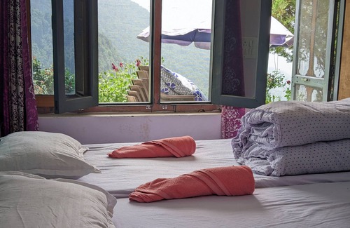 Uttarkashi Hotel | Falcon Homestay