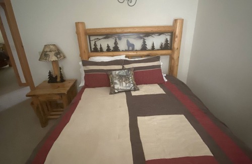 Falcon Cabin | FALCON LODGE AND NATURE RETREAT