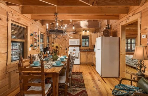 Mentone House | Falcon Lodge - hot tub, fire pit, & games!