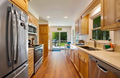 Baileys Harbor House | Fall Availability! Lake MI Sandy Beachfront | Walk to Trails & Town