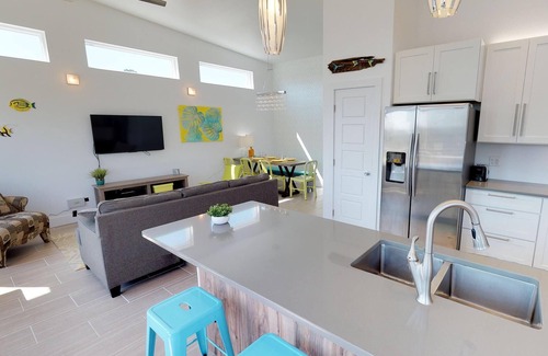 Port St. Joe House | Fall Availability! Dog-friendly! Two minute walk to beach!
