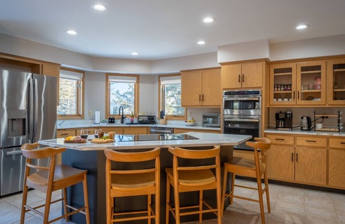 Sister Bay House | Fall Deals! Hot Tub Backyard Oasis Walk Marina