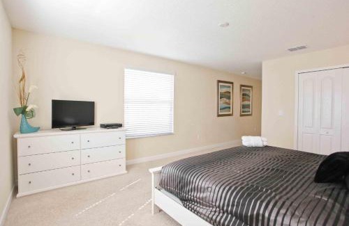 West Kissimmee House | Fall Escape 5BR w/Spa Near Disney