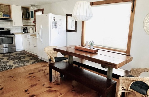 East Harwich House | Fall getaway on Cape Cod-Pet-friendly home-short drive to Red River Beach!