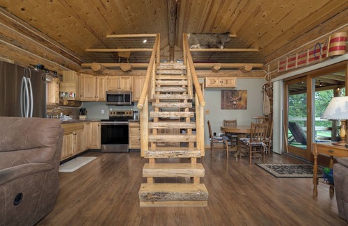 Georgetown Cabin | Fall @ GTL; Dogs, Lake Views & Fire Pit