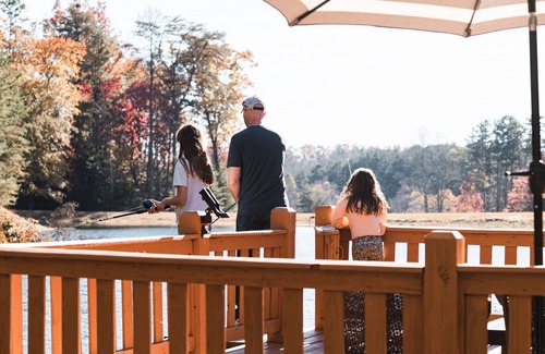 Morganton Cabin | Fall In Blue Ridge! Water View-Hot Tub-Cozy Fire!