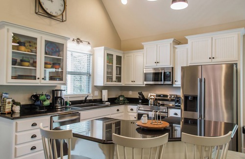 Hollister House | Fall is booking fast!nPerfect golf weather!nNear Buffalo Ridge, Top of the rock