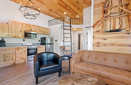 Bryson City Cabin | Fall Leaves on a Floating Cabin in the Smoky's!