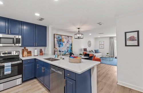 Oxford Condo | Fall means Football and Parent Weekends! Book Now!