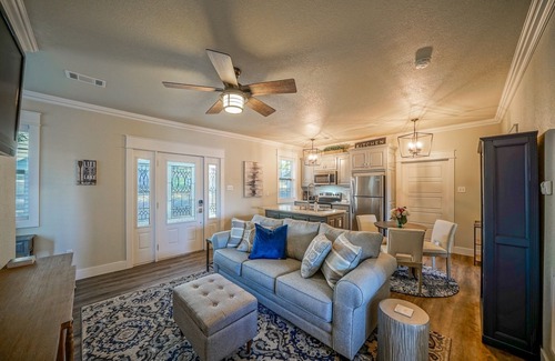Lake Hamilton House | Fall Rates! Lux Lake Cottage, great location, perfect home & property.