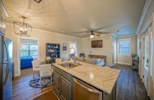Lake Hamilton House | Fall Rates! Lux Lake Cottage, great location, perfect home & property.