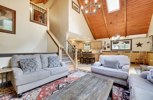 Lake Harmony Estates House | Fall rates updated! 7 bedrms, 2 king Beds, firepit, game rm, hot tub!