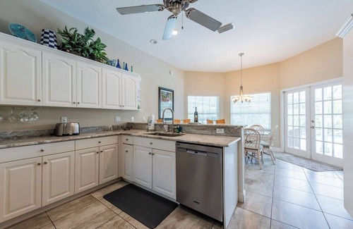 Palma Sola House | FAll SALE EXECUTIVE POOL HOME~MINUTES TO BEACHES, MARINA, PRESERVE