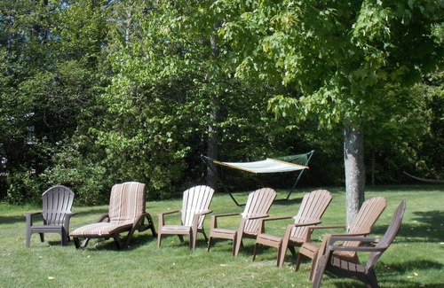Lake Leelanau Cottage | FALL SPECIAL - Book 3 nights and 4th night FreenTHE HIDEOUT, On Lake Leelanau