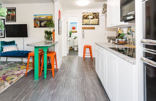 Historic Old Northeast House | Fall Special! Hello Dali An artistic tribute in Downtown St Pete
