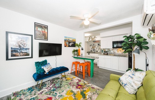 Historic Old Northeast House | Fall Special! Hello Dali An artistic tribute in Downtown St Pete