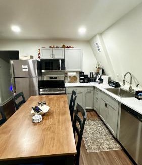 Hawkins House | Fall Special! Lakefront, Firepit,Dock,Kayaks,Deck