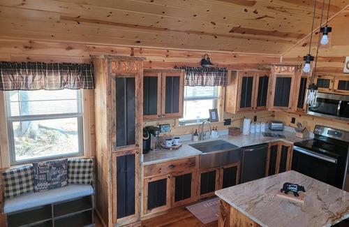 Murphy Cabin | Fall Special/Legends Lookout Lodge/NEW CABIN/Family Friendly