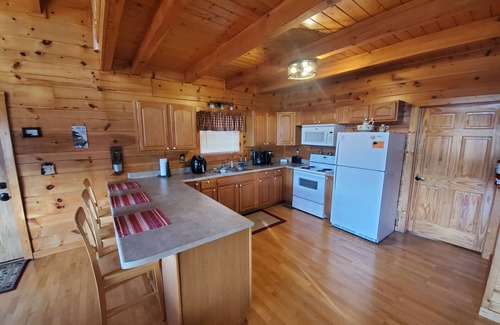 Gatlinburg - Pigeon Forge Cabin | Fall special Mountain Bliss - cozy cabin with scenic view in Gatlinburg