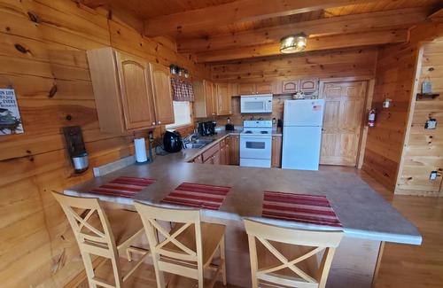 Gatlinburg - Pigeon Forge Cabin | Fall special Mountain Bliss - cozy cabin with scenic view in Gatlinburg