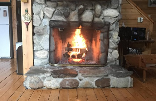North Anson House | FALL SPECIAL PRICING Maine Log Home Private Shore. Stone Fireplace.Pet Friendly!