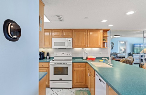 Lower Grand Lagoon Condo | Fall Special! Commodore 1306 Top-Floor Condo with Stunning Gulf Views