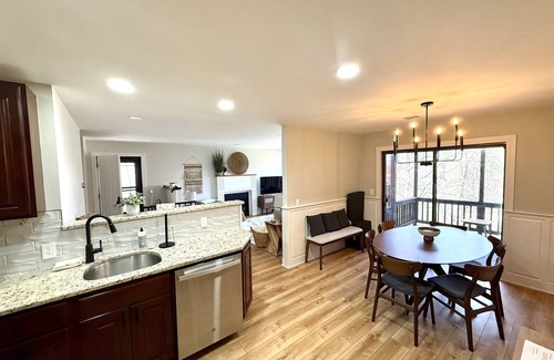 Vernon Condo | Fall Treetop Escape | Close to Minerals, Mountain Creek, Warwick