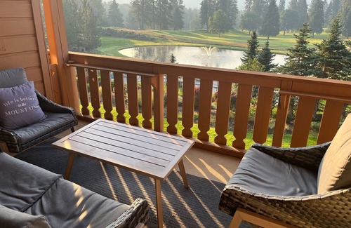 Downtown Leavenworth Condo | Fall & Winter gorgeous in Leavenworth! Hot Tub. Huge, view condo. Walk to town.
