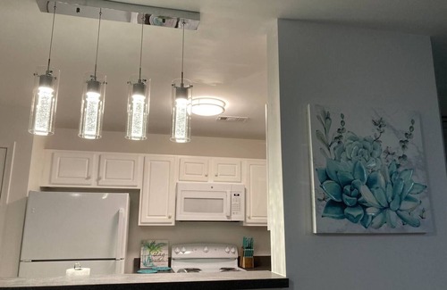 High Point Condo | Fall/Winter Special Rates - HOME AWAY FROM HOME n2 Miles from HPU & Fnt Market