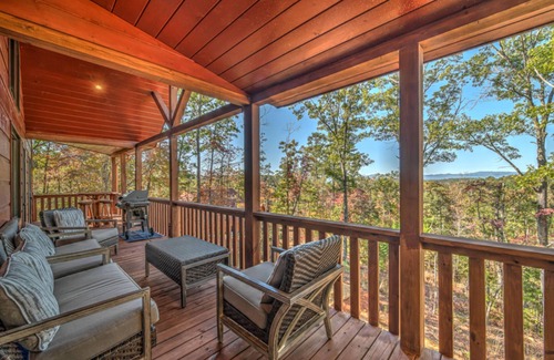 Mineral Bluff Cabin | Fallen Leaf by Escape to Blue Ridge