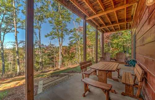 Mineral Bluff Cabin | Fallen Leaf by Escape to Blue Ridge